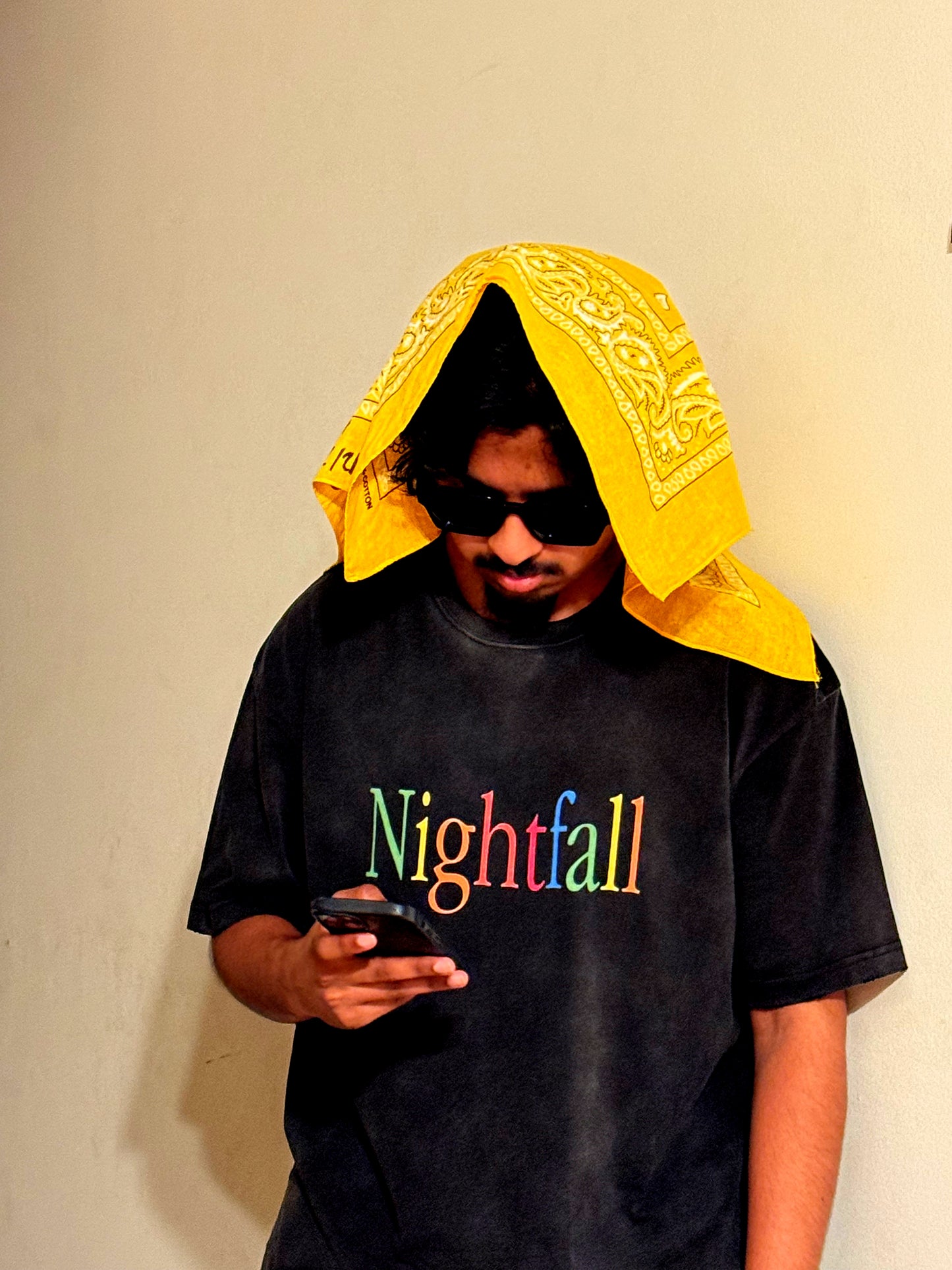 "THINK DIFFERENT" Tee